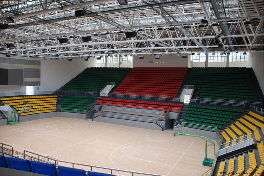 仪征羽毛球场网架工程